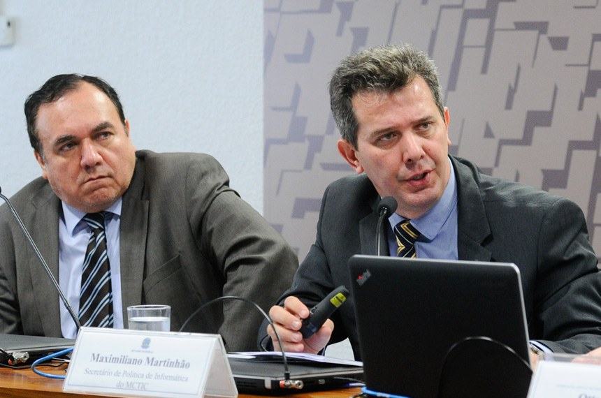 Presidente da Associação para Promoção da Excelência do Software Brasileiro (Softex), Ruben Delgado (à esquerda), postulou que o Brasil deve se posicionar melhor no setor de inovações científicas e tecnológicas