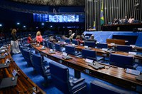 Senado aprova programação monetária de dois trimestres de 2016