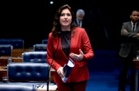 Simone Tebet agradece homenagens feitas a ela e a seu pai, Ramez Tebet