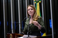 Vanessa Grazziotin lamenta disseminação de vídeos de ódio à classe política 