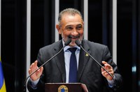 Telmário comemora oportunidade de regularização fundiária com MP 759