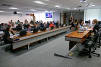 Comissão de Educação pode aprovar novas regras para liberação do FGTS