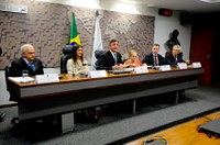 Participantes de audiência na CRE alertam para riscos de isolamento da Rússia