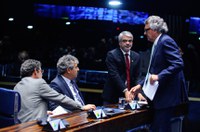 Aprovado projeto que veda participação de empresas de sonegadores em licitações