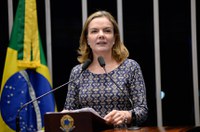 Gleisi parabeniza PSB por votar contra reformas do governo na Câmara