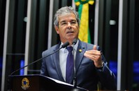 Viana comemora resultados do Acre no enfrentamento da crise do país