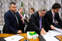 Comissão aprova relatório da MP que muda estrutura dos ministérios