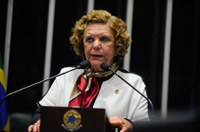 Lúcia Vânia comemora aprovação de propostas sobre abuso de autoridade e fim do foro privilegiado