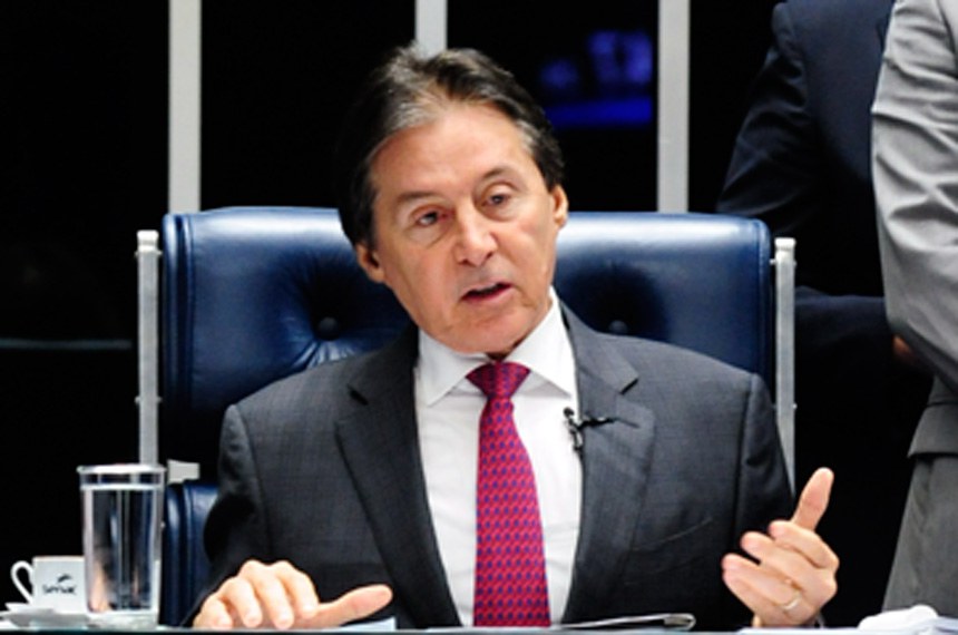O presidente do Senado, Eunicio Oliveira, elogiou o relatório de Requião e considerou a aprovação do projeto sobre abuso de autoridade uma vitória do diálogo e da política