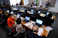 Senadores criticam uso dos recursos do Fust e Fistel para abater déficit público