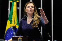 Vanessa Grazziotin diz que greve geral será 'um grande movimento de massa'