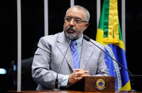 Essa é a maior greve da história do país, avalia Paulo Paim