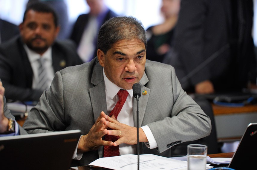 Na avaliação do senador Hélio José (PMDB-DF) as questões a serem destacadas no Plenário da Câmara poderão contribuir para “dar tranquilidade às famílias de PMs e bombeiros do DF”