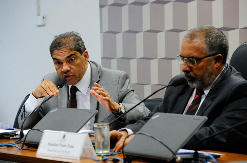 Senador Hélio José (E), relator da CPI da Previdência, e Paulo Paim, presidente do colegiado