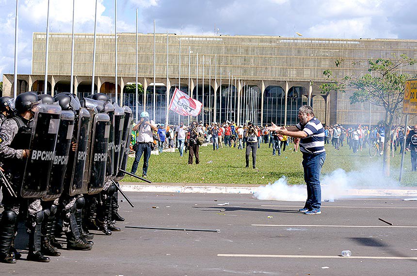 Ocorreu confronto entre policiais militares e manifestantes