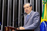 Eduardo Amorim defende renegociação da dívida dos municípios com o INSS