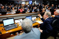 Reforma trabalhista deve ser votada nesta terça-feira na CAE