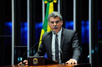Jucá diz que estão avançando negociações para asfaltar estrada que liga Roraima a Guiana