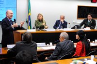 Seminário propõe intensificar uso das hidrovias na integração da América do Sul 