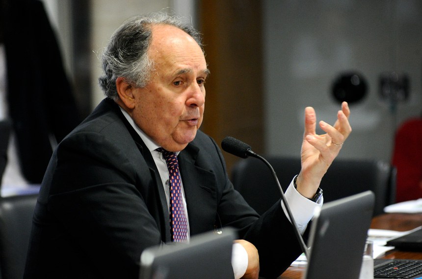 O senador Cristovam Buarque foi o relator da proposta de criação do grupo parlamentar