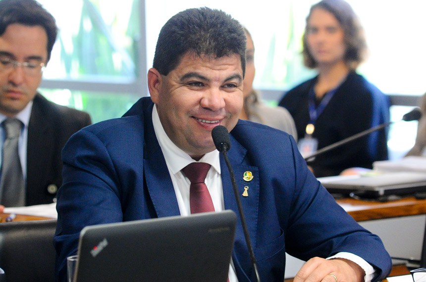 O senador Cidinho Santos (PR-MT) é o autor da proposta