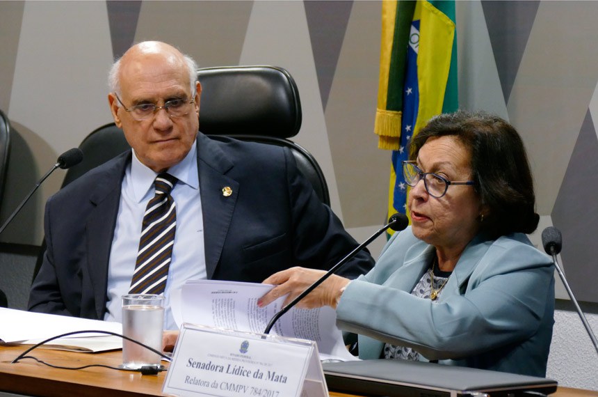 Senadora Lídice da Mata (PSB-BA), relatora da medida provisória, e o senador Lasier Martins (PSD-RS), vice-presidente do colegiado