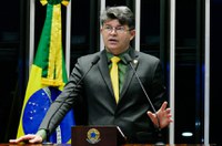 José Medeiros critica corrupção em empresas públicas e defende privatizações