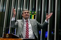 Lindbergh Farias destaca avanço de Lula nas pesquisas eleitorais