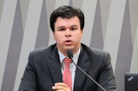 Ministro de Minas e Energia debate com senadores privatização da Eletrobras