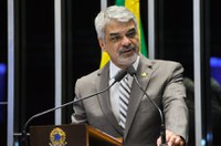 Humberto Costa acusa ministro da Saúde de tentar tirar fábrica da Hemobrás de Pernambuco