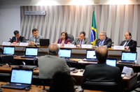 Para debatedores, é prematuro afirmar que preços de passagens caíram com nova política de bagagem