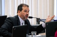 Porte ilegal de arma de fogo de uso restrito pode ser considerado crime hediondo