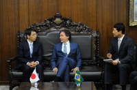Presidente do Senado recebe o embaixador do Japão