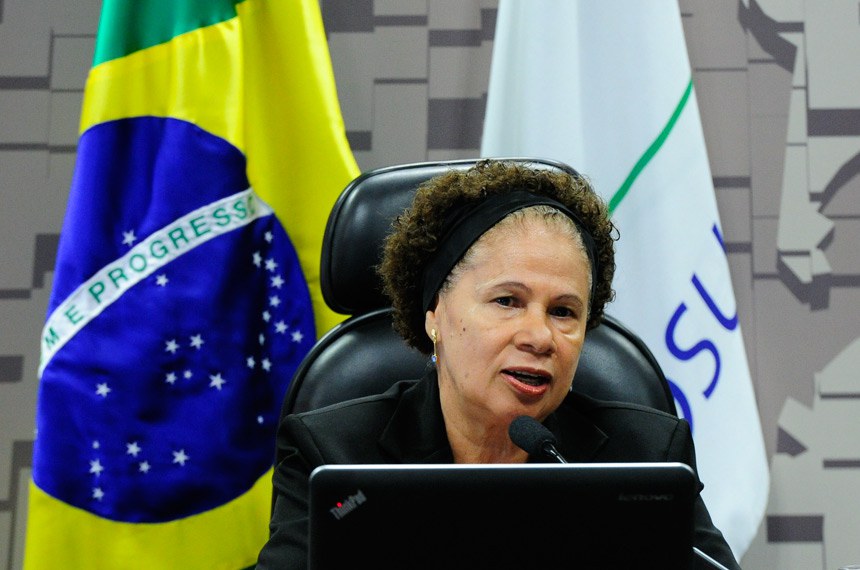 A presidente da CDH, Regina Sousa, marcou a audiência para 8 de novembro e também criticou a mudança