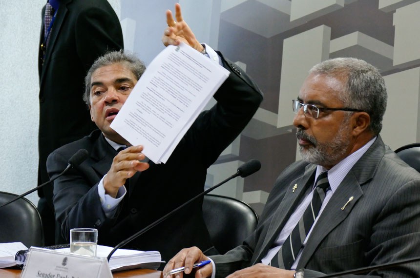 O relator, Hélio José (à esq..), foi convencido a desistir do indiciamento de ministros do atual governo
