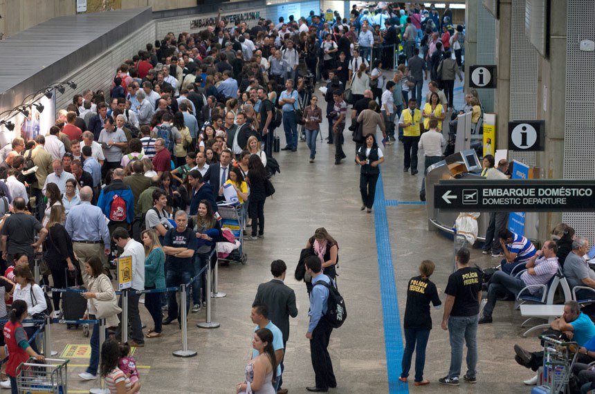 Uma das empresas beneficiadas é a que explora o aeroporto de Guarulhos (SP)
