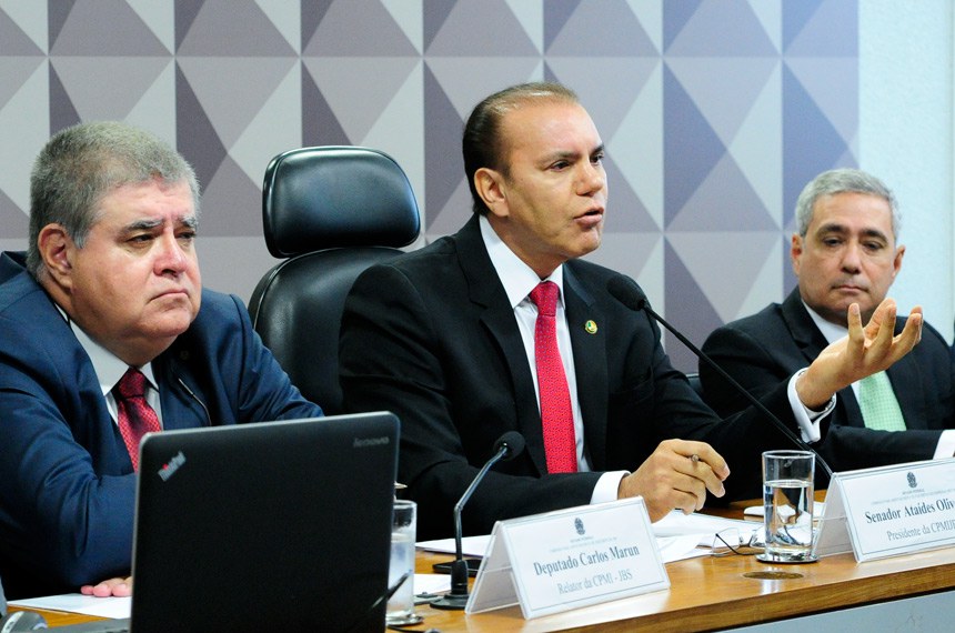 O senador Ataídes de Oliveira (centro) perguntou se Ricardo Saud teria interesse de fazer um novo acordo de delação premiada, mas ficou sem resposta