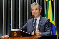 Jorge Viana quer explicações da Petrobras para o aumento de preço dos combustíveis