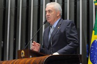 Otto Alencar comemora aprovação da PEC que destina mais recursos aos municípios