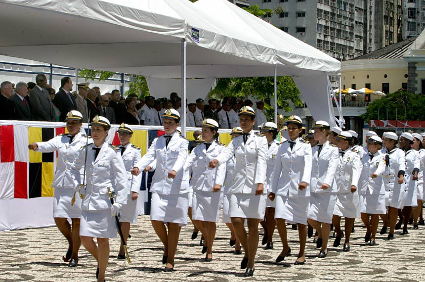 roupa da marinha feminina