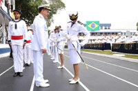 Lei garante acesso de mulheres a cargos oficiais da Marinha 