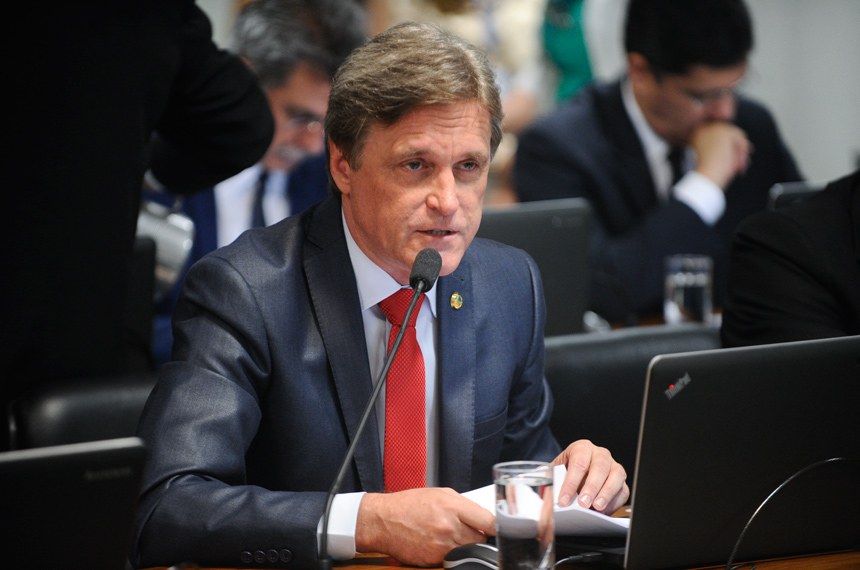 A PEC 58, do  senador Dário Berger (PMDB-SC), estende o teto salarial para todas as estatais, mesmo aquelas que pagam seus salários com verbas próprias