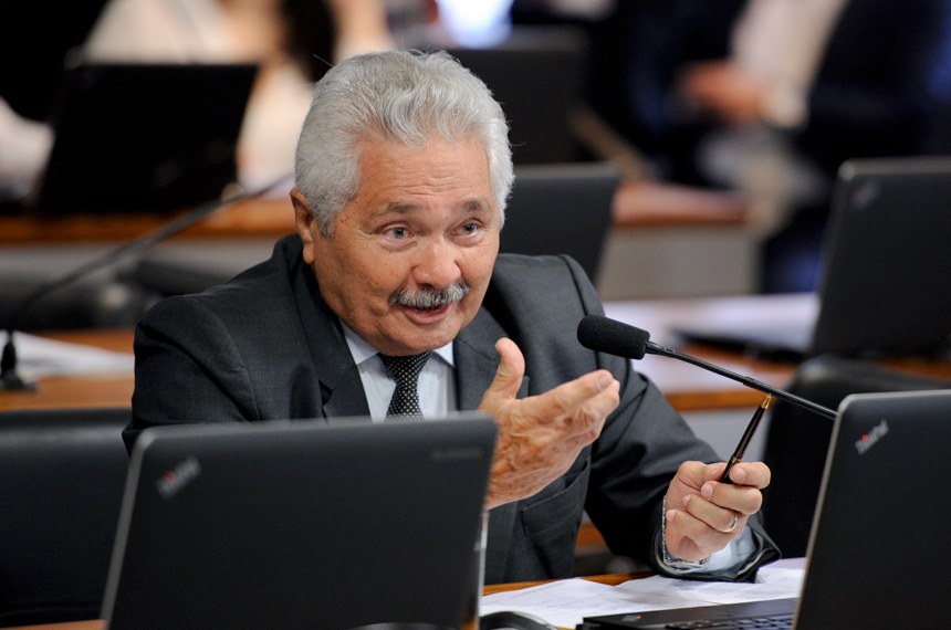 O relator, Elmano Férrer, crê que a regulamentação da profissão de cuidador vai gerar milhares de postos de emprego formal