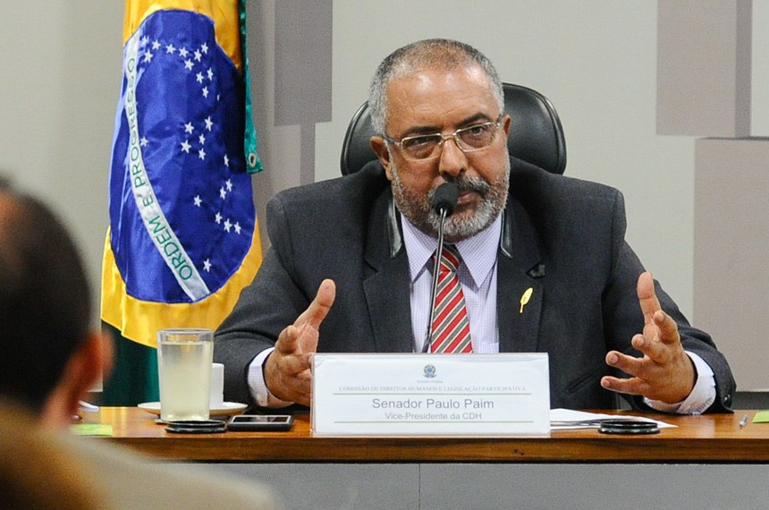 O senador Paulo Paim é o autor do projeto que regulamenta a profissão de historiador