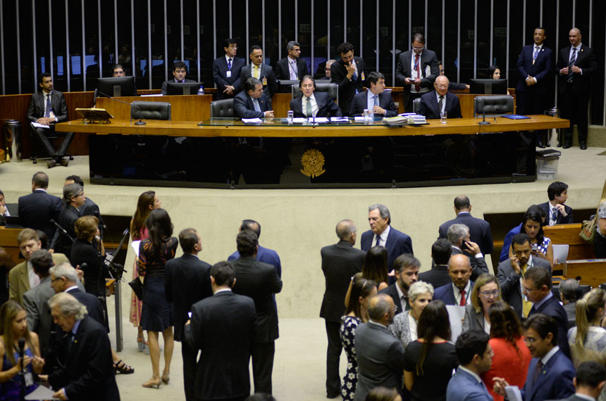 Resultado de imagem para Senado aprova criação de duas universidades federais em Goiás