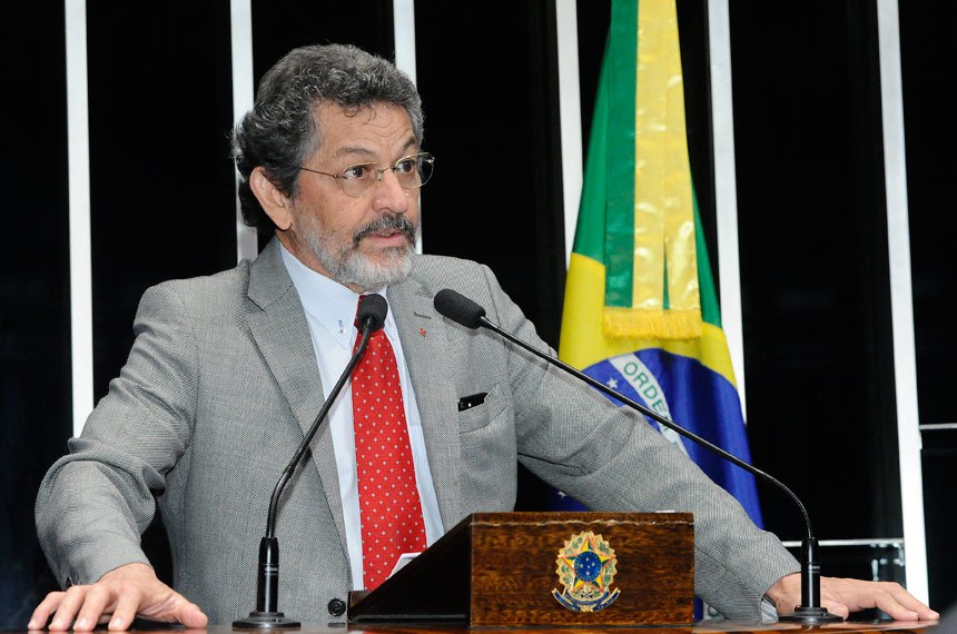 Plenário do Senado Federal durante sessão não deliberativa. Em discurso, à tribuna, senador Paulo Rocha (PT-PA). Foto: Waldemir Barreto/Agência Senado