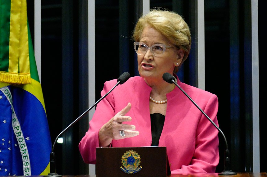 Plen&aacute;rio do Senado Federal durante sess&atilde;o deliberativa extraordin&aacute;ria.   Em discurso, &agrave; tribuna, senadora Ana Am&eacute;lia (PP-RS).  Foto: Roque de S&aacute;/Ag&ecirc;ncia Senado