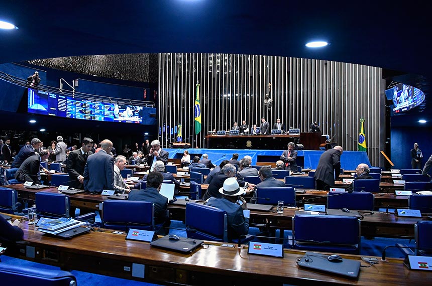 CAE aprova cobrança de ISS sobre jogos eletrônicos disputados na internet —  Rádio Senado