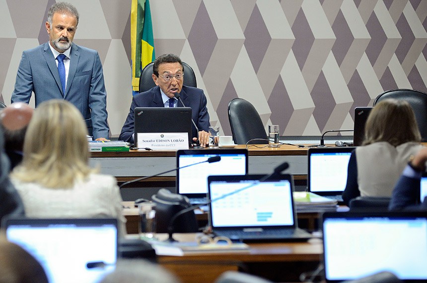 Relator, senador Edison Lobão afirma que, com a aprovação da proposta, o Maranhão terá condições de se desenvolver e de melhorar as condições de vida de sua população
