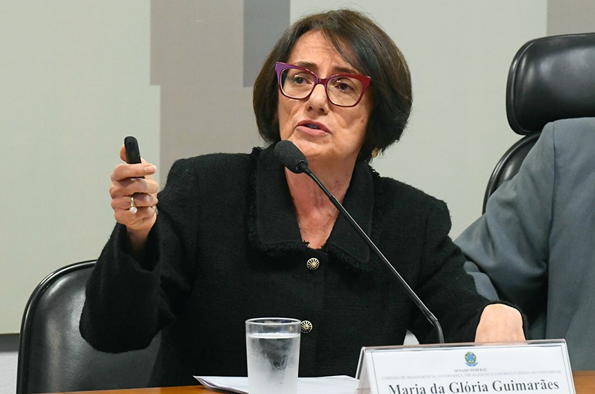 Maria da Glória Guimarães dos Santos informou que o Serpro cede dados mediante autorização dos órgãos gestores, em processo monitorado e controlado por certificação digital
